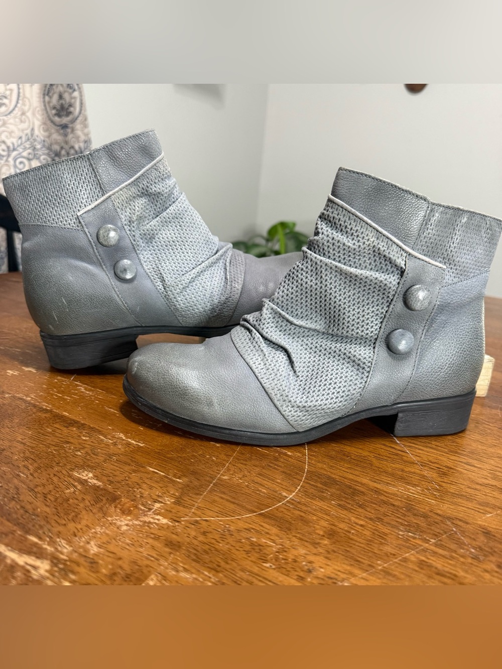 Miz Mooz Sallie Wide 39 Gray Leather Ankle Boots Booties Side Zip (8-8.5)